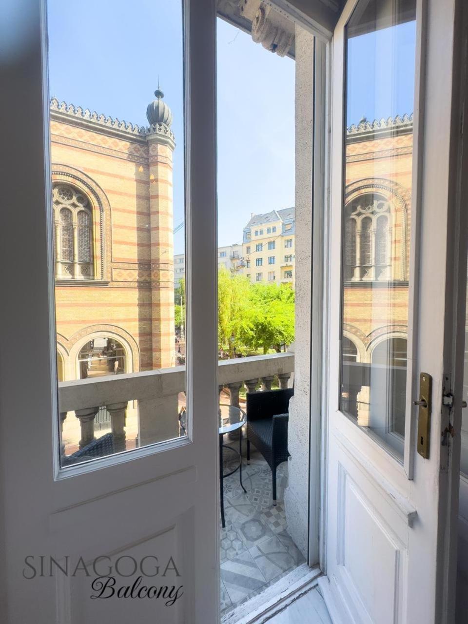 Jacuzzi Sinagoga View Apartment Budapest Bagian luar foto
